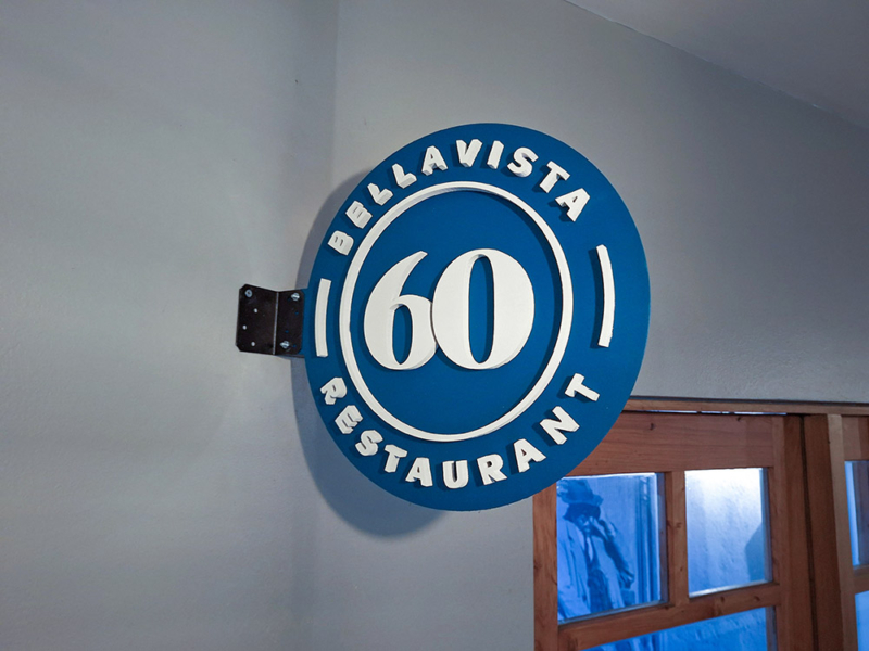 Hotel Bellavista - Restaurant — Letrero rompetráfico de alucom + logo de PVC espumado