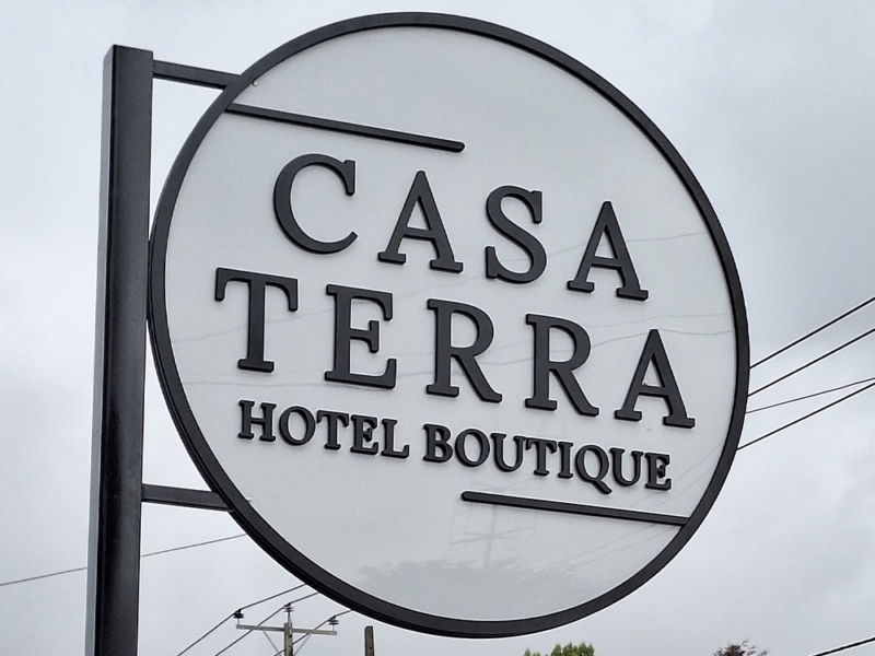 Casa Terra — Letrero rompetráfico de 120 cms