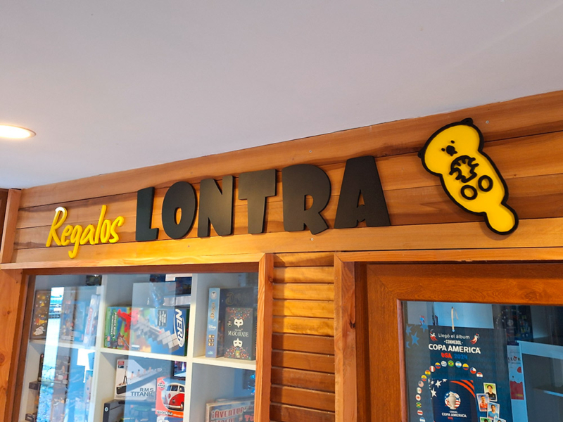 Regalos Lontra — Logo Volumétrico