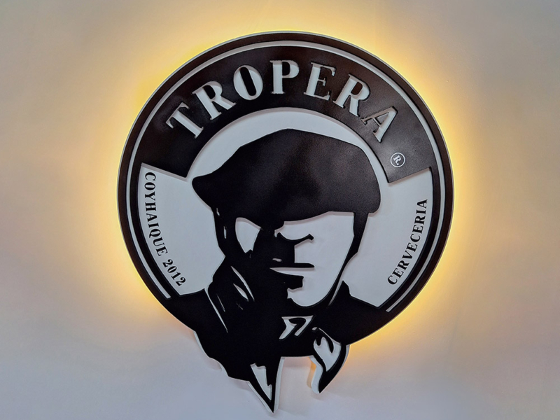 Cerveza Tropera — Logo Volumétrico