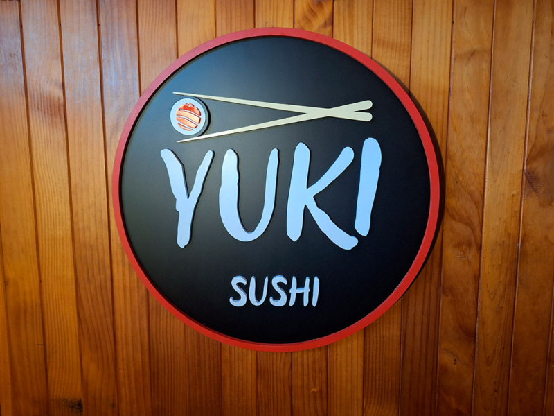 Yuki Sushi — Logo Volumétrico