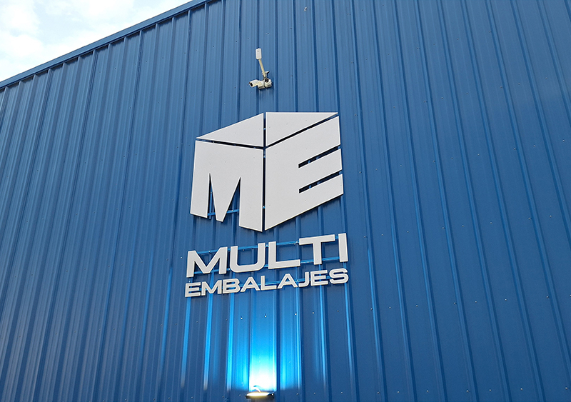 Multiembalajes — Logo volumétrico de aluminio compuesto