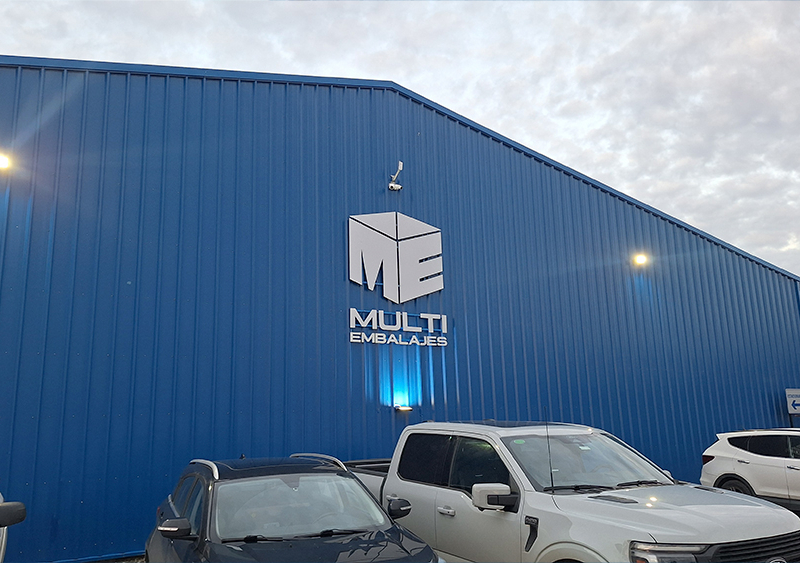 Multiembalajes — Logo volumétrico de aluminio compuesto